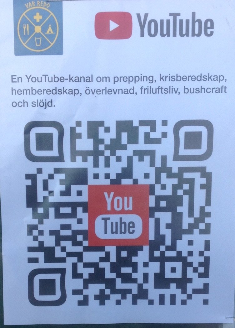 Klas Nilsson vid utställningstält